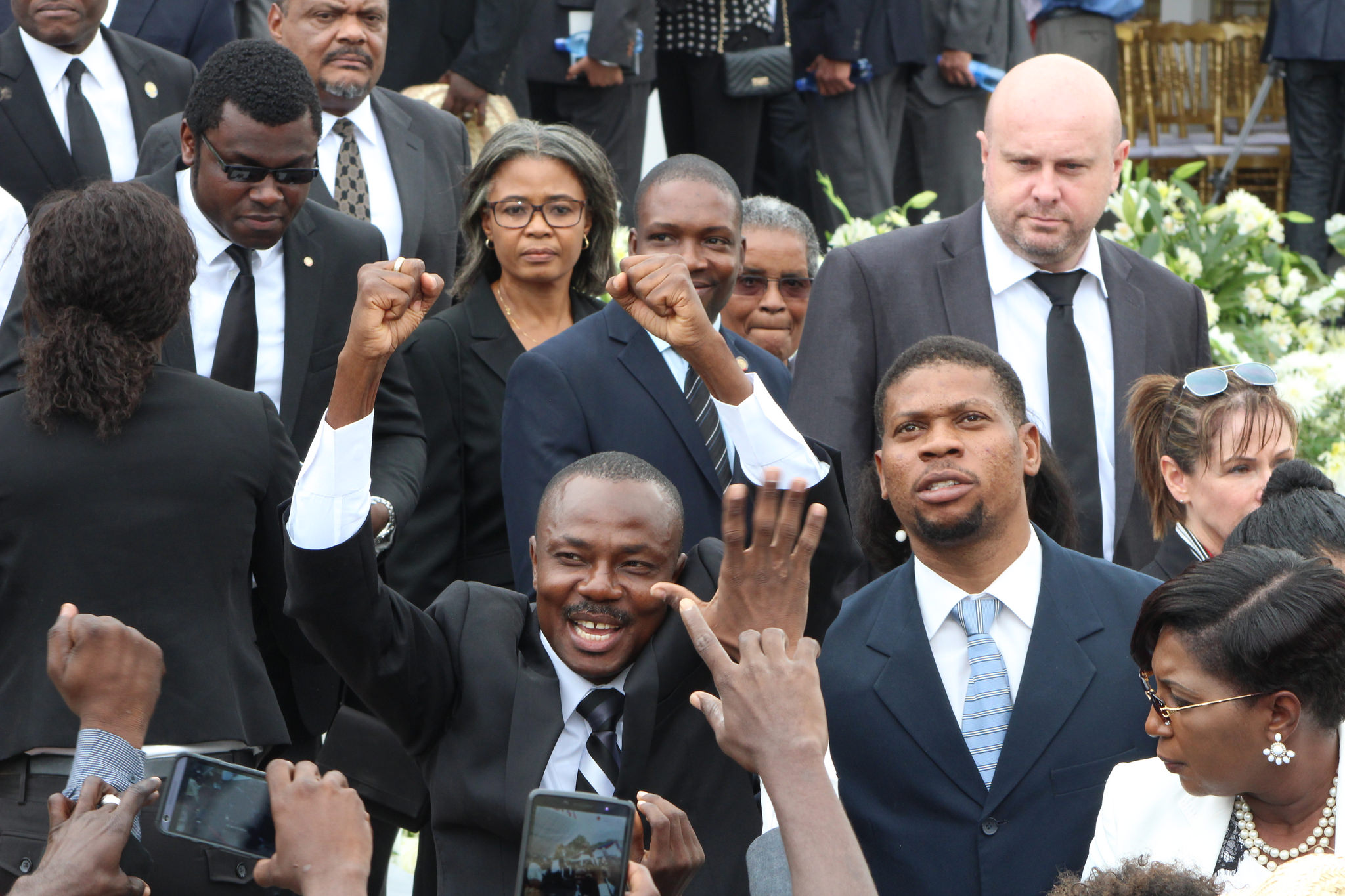 L’arrivée aux funérailles de l’ancien sénateur et candidat à la présidence Moïse Jean-Charles. PHOTO: Daniel Tercier/Haïti Liberté