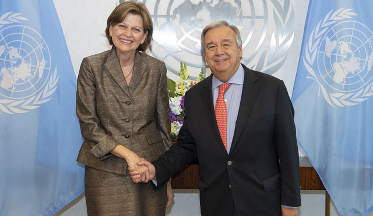 Helen-Meahger-La-Lime-w-UN-Sec-Gen-Antonio-Guterres.jpg