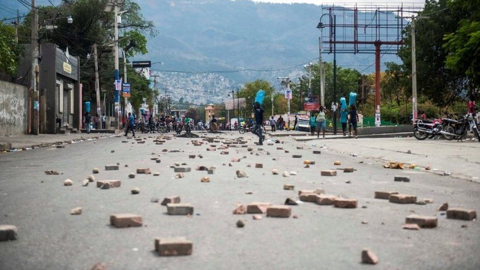 2020-02-24-Demonstrators-blocked-streets-in-capital-with-bricks.jpg