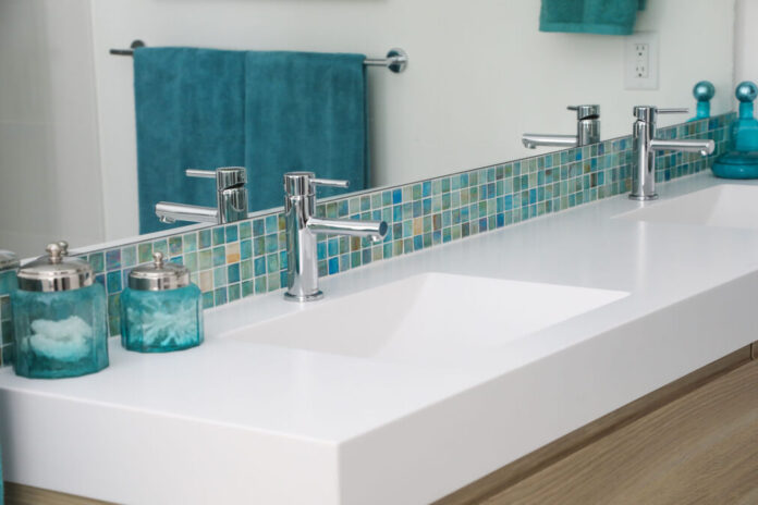 2_Middleton-Bathroom-scaled_optimized_200
